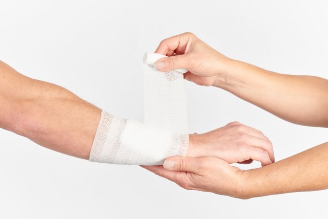 COM-TeX Mullbinden gekreppt 4 m x 8 cm, 100 Stück