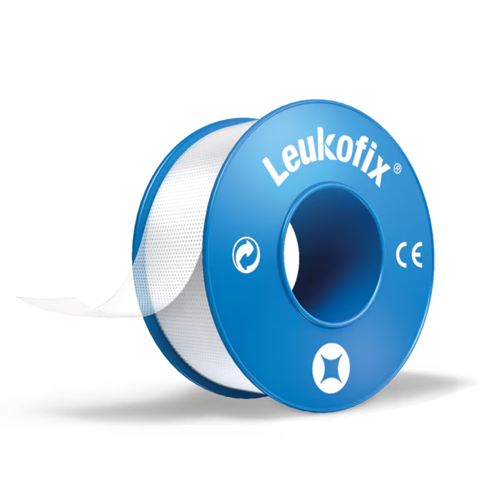 essity Rollenpflaster Leukofix, auf Kunststoffkern, 2,5 cm x 9,2 m, 12 Stück